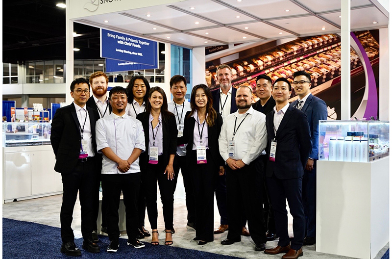 SnowFox Team at Trade Show